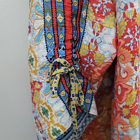 John Mark Abstract Print Collar Neck 3/4 Sleeve Hi-Low Hem Button Front Top - Picture 8 of 8